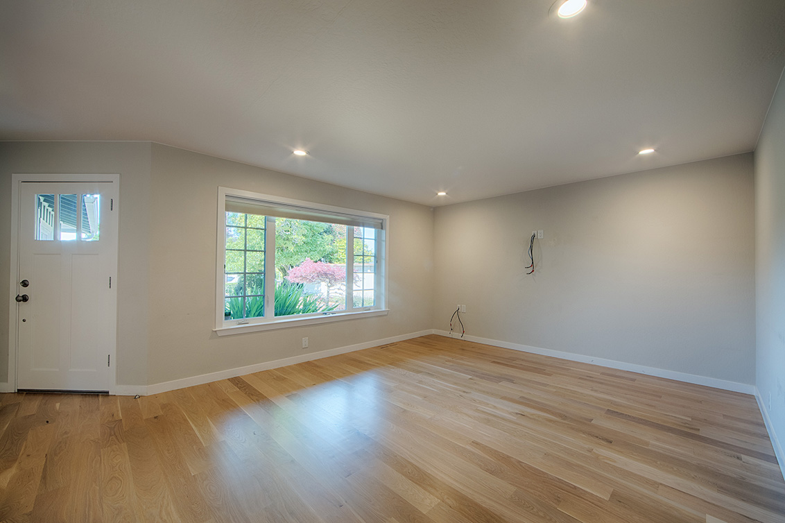 Living Room (B) picture - 136 Lyndhurst Ave, San Carlos 94070
