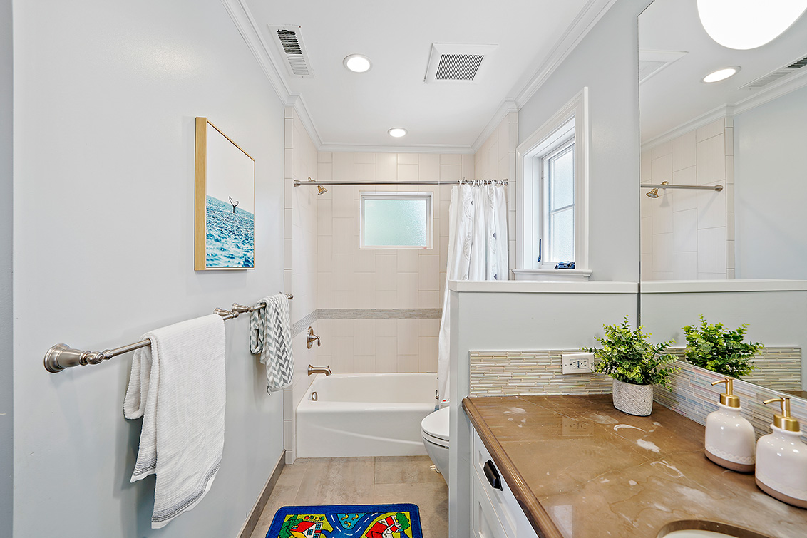 Bathroom 2 (B) Picture - 1120 Middlefield Rd, Palo Alto 94301 Bathroom 2 (B) picture - 1120 Middlefield Rd, Palo Alto 94301