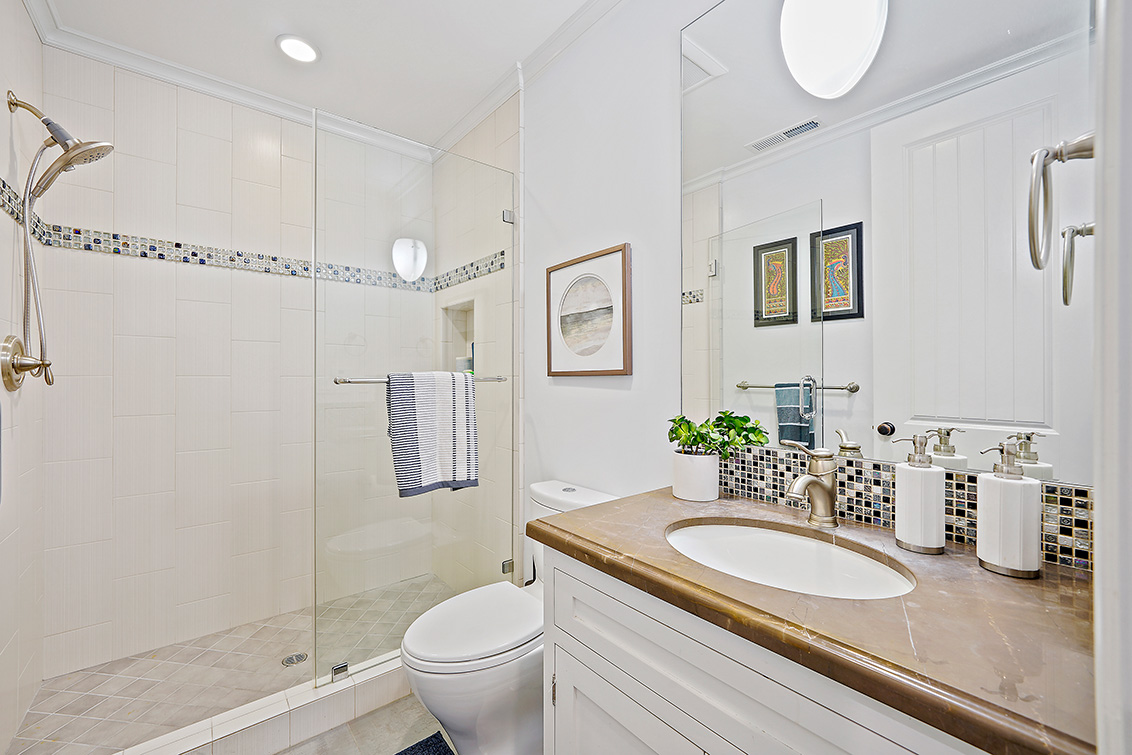 Bathroom 3 (A) Picture - 1120 Middlefield Rd, Palo Alto 94301 Bathroom 3 (A) picture - 1120 Middlefield Rd, Palo Alto 94301