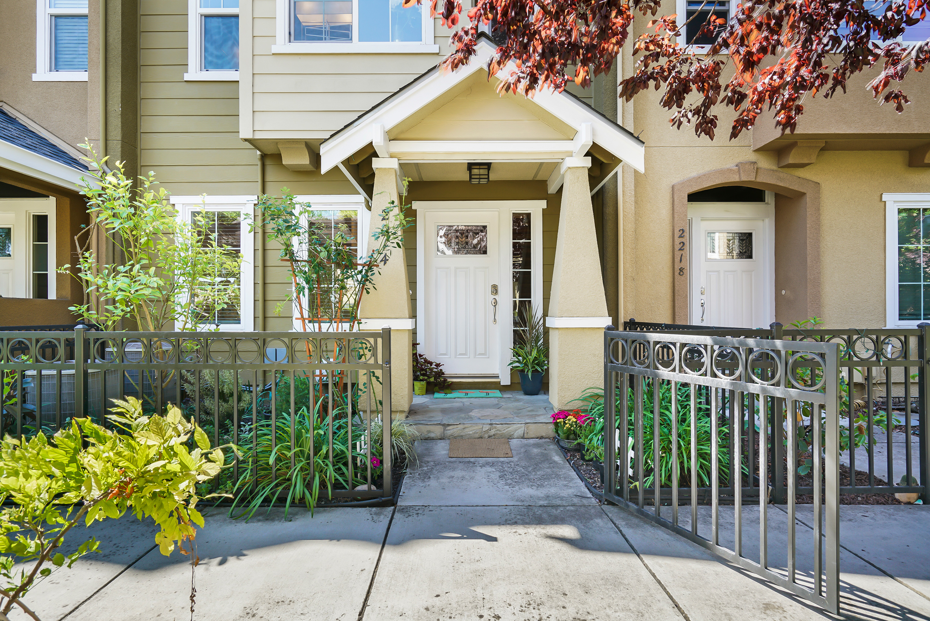 Raspberry Ln - Rengstorff Neighborhood