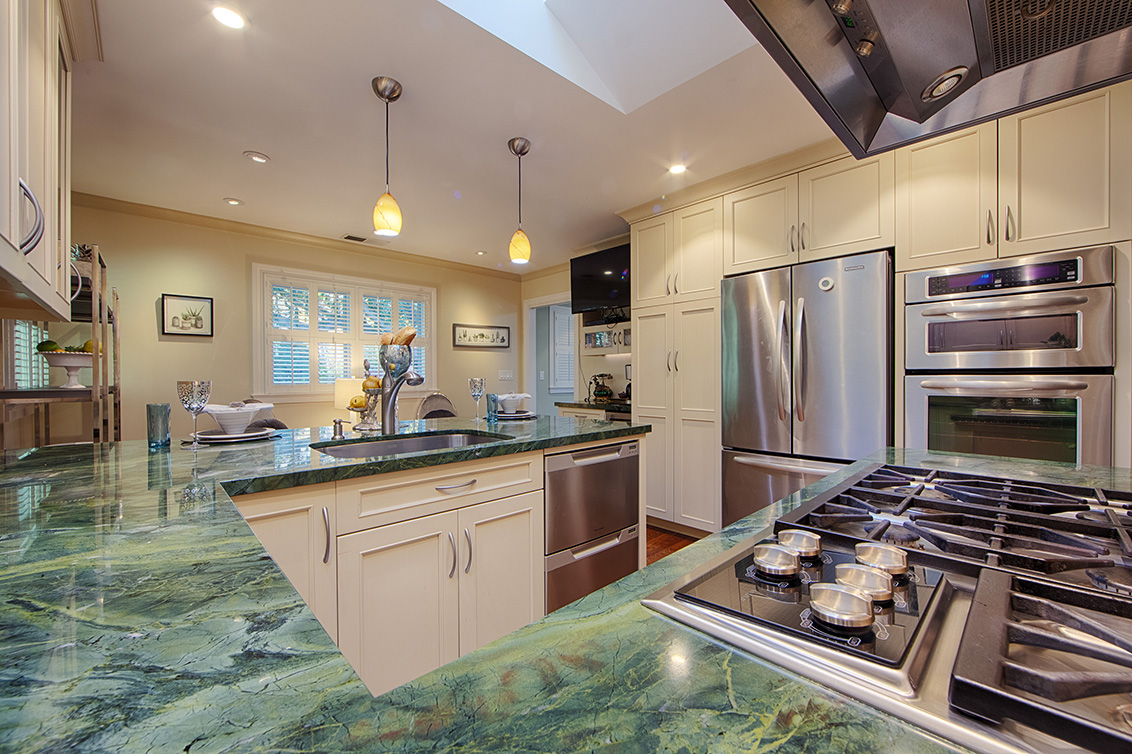Kitchen (D) Picture - 520 Rhodes Dr, Palo Alto 94303 Kitchen (D) picture - 520 Rhodes Dr, Palo Alto 94303