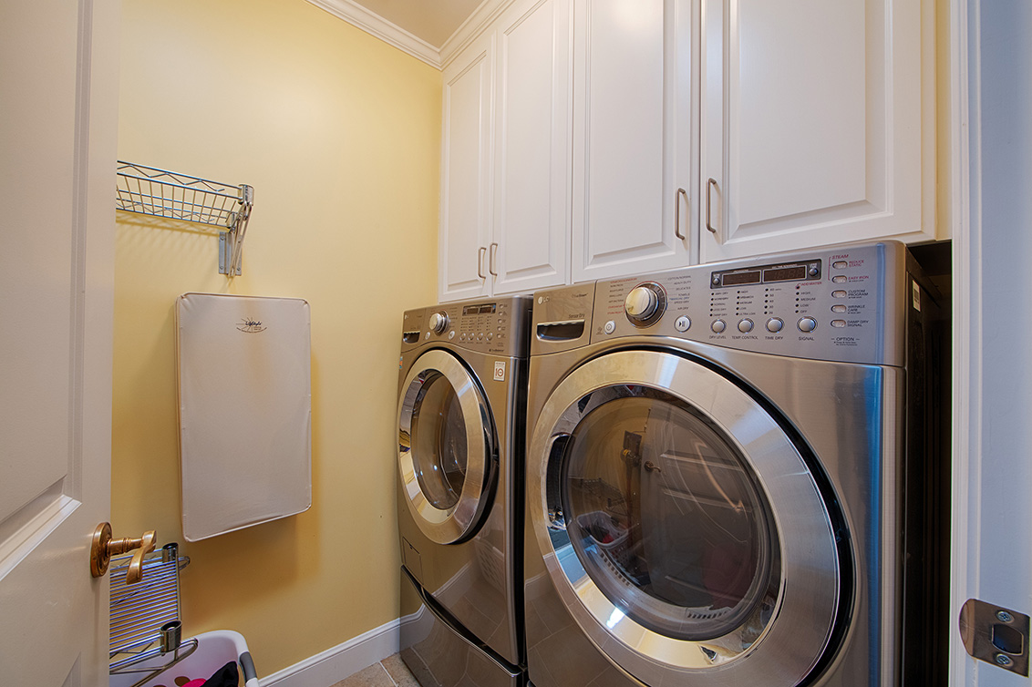 Laundry (A) Picture - 520 Rhodes Dr, Palo Alto 94303 Laundry (A) picture - 520 Rhodes Dr, Palo Alto 94303