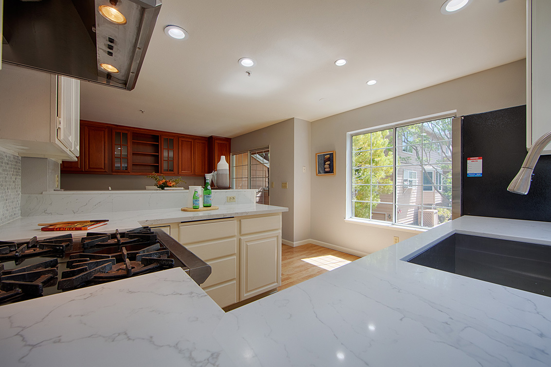 Kitchen (D) picture - 444 San Antonio Rd 4a, Palo Alto 94306