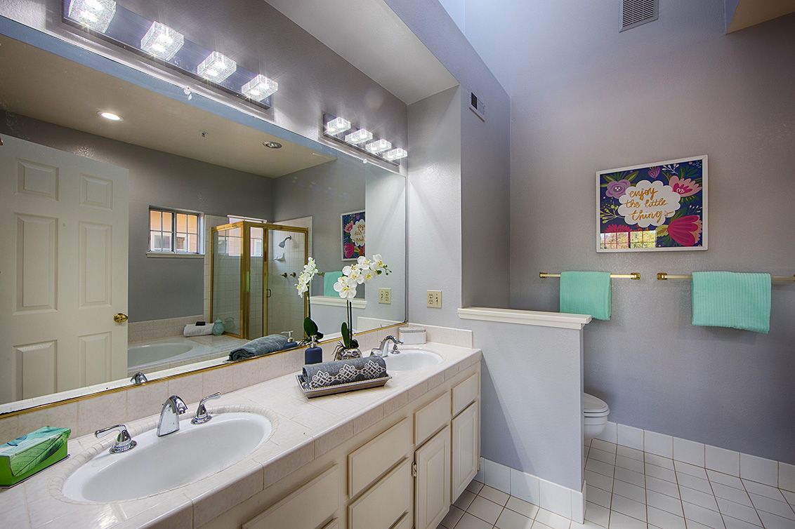 Master Bath (A) picture - 444 San Antonio Rd 4a, Palo Alto 94306
