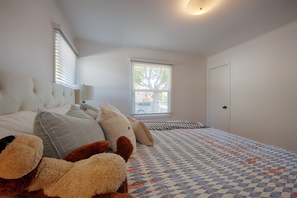 Bedroom 2 (B) picture - 518 Scott Ave, Redwood City 94063