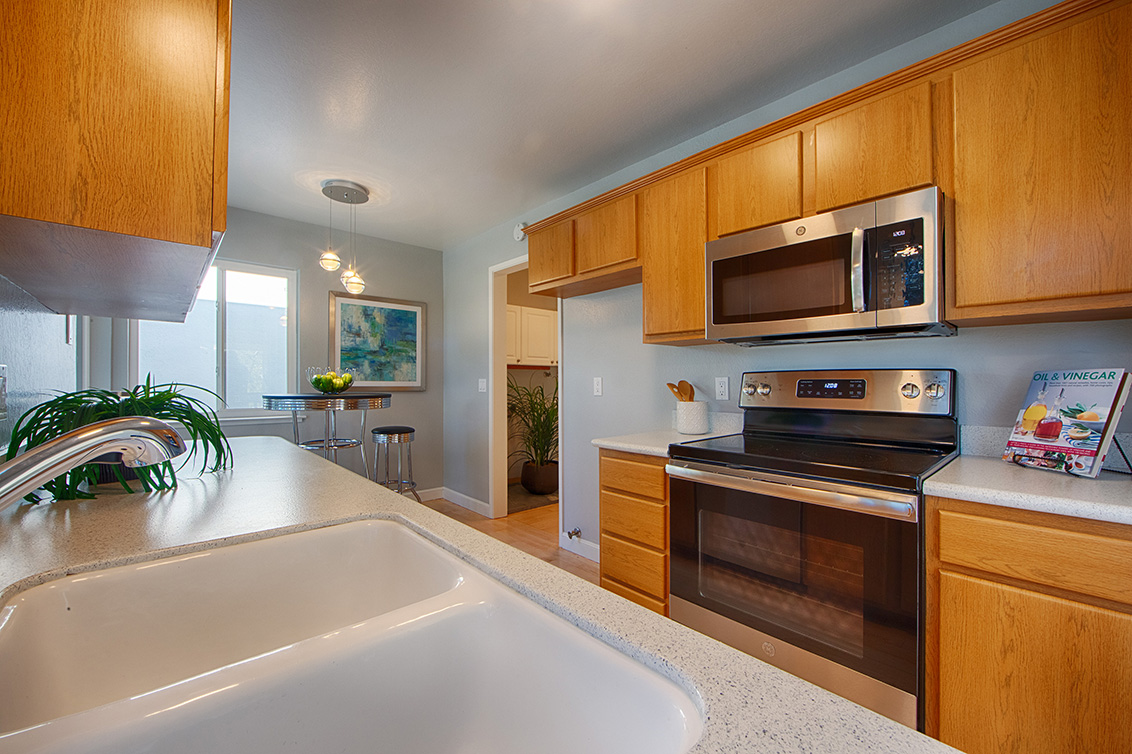 Kitchen (B) Picture - 1017 Shell Blvd 12, Foster City 94404 Kitchen (B) picture - 1017 Shell Blvd 12, Foster City 94404