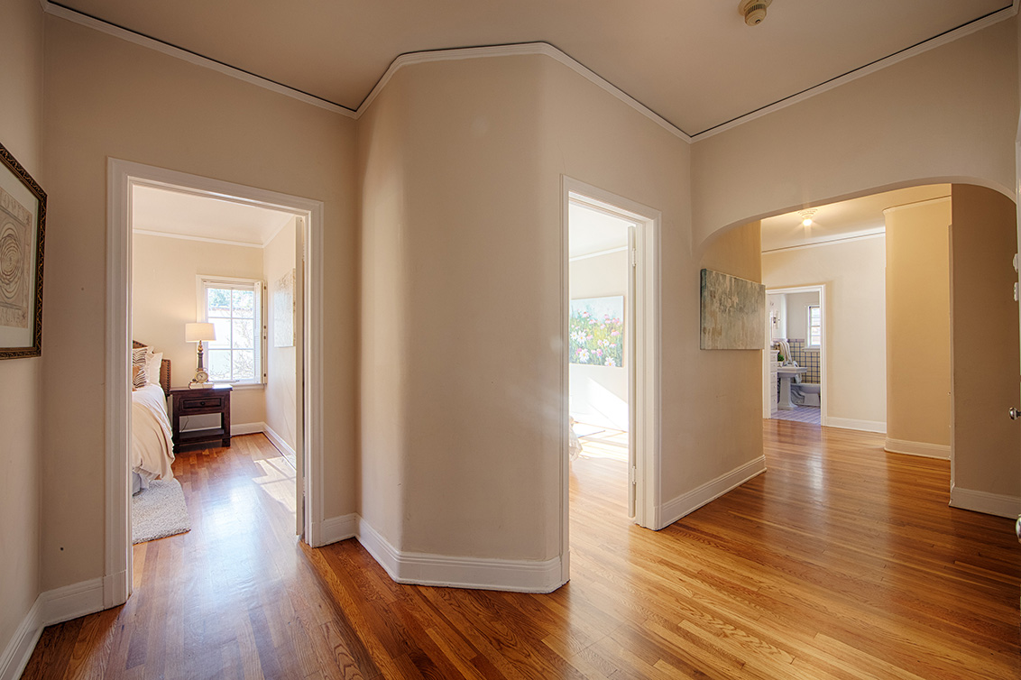 Hallway (A) Picture - 1130 University Ave, Palo Alto 94301 Hallway (A) picture - 1130 University Ave, Palo Alto 94301