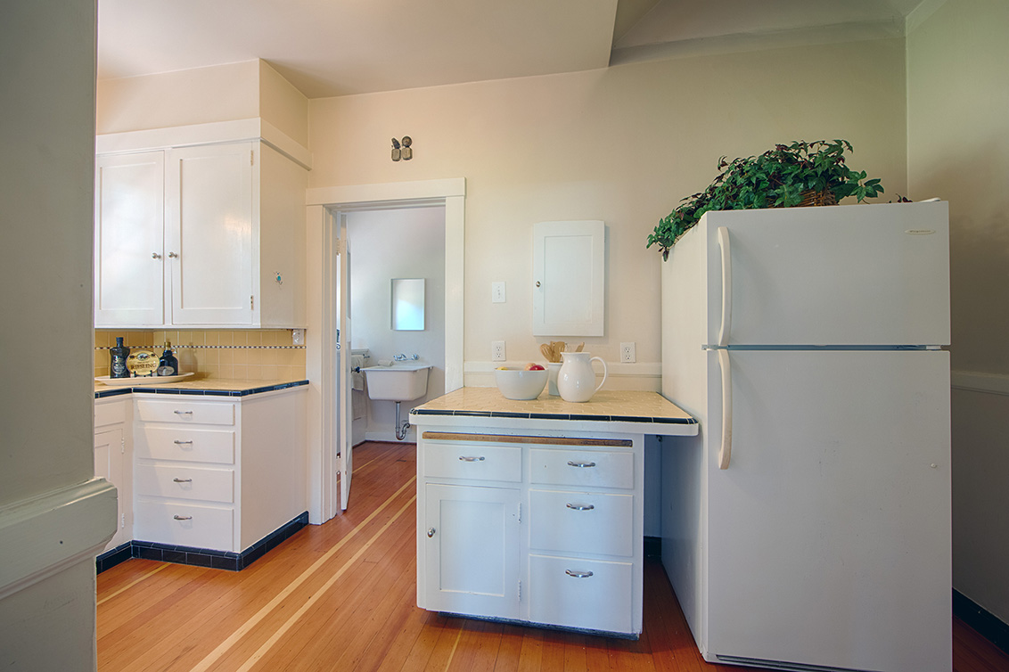 Kitchen (E) picture - 1130 University Ave, Palo Alto 94301