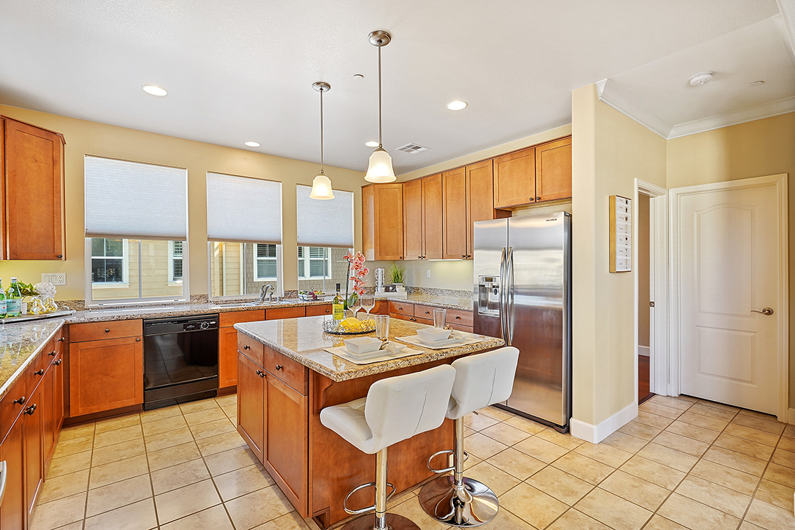 Kitchen (D) picture - 37 Bremerton Cir, Redwood Shores 94065