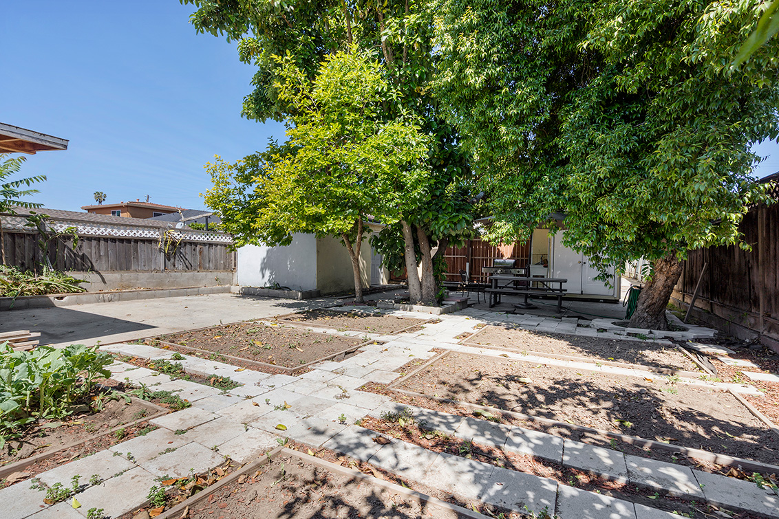 Backyard (A) picture - 126 E Humboldt St, San Jose 95112