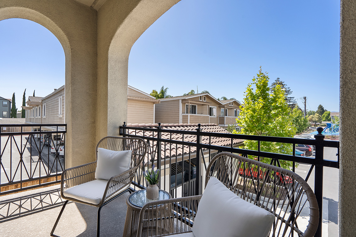 Balcony (A) picture - 139 Fairchild Dr, Mountain View 94043
