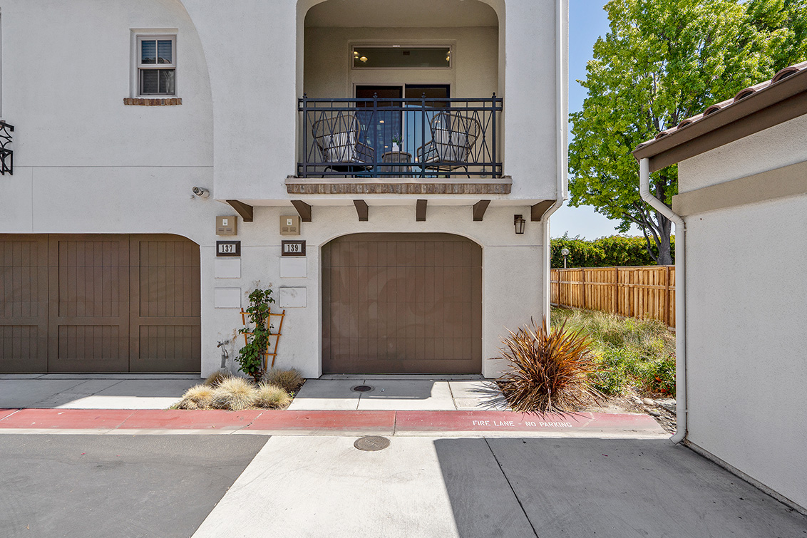 Garage (A) picture - 139 Fairchild Dr, Mountain View 94043