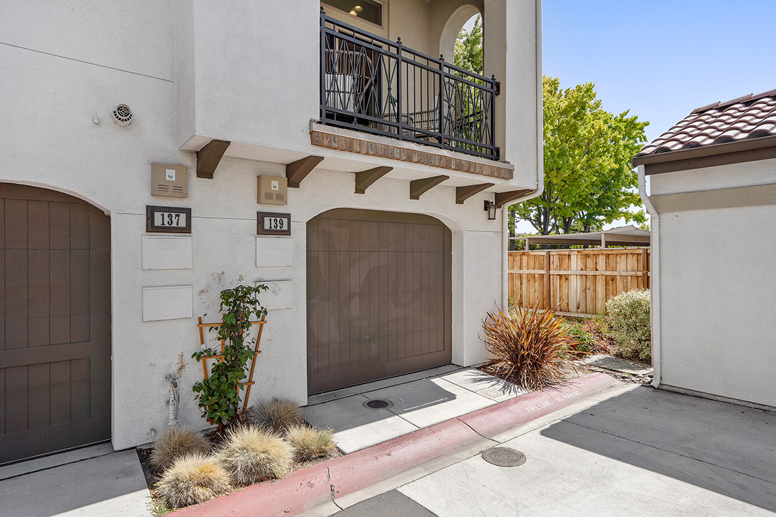 Garage (B) picture - 139 Fairchild Dr, Mountain View 94043