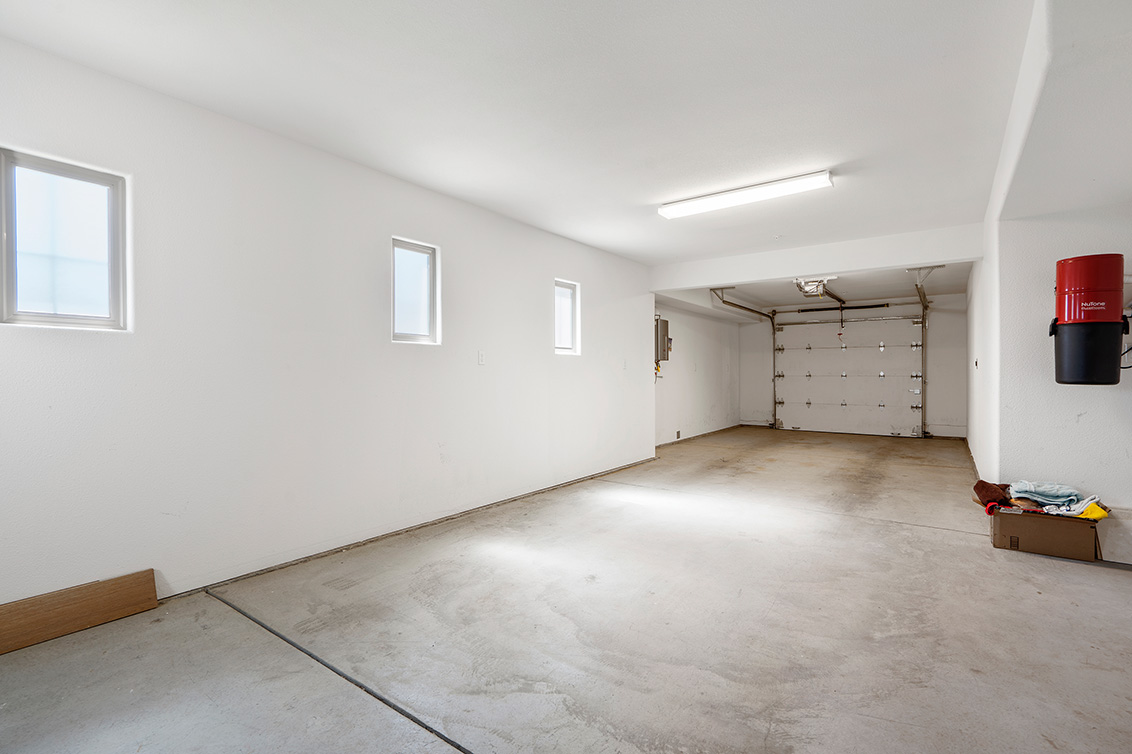 Garage (C) picture - 139 Fairchild Dr, Mountain View 94043