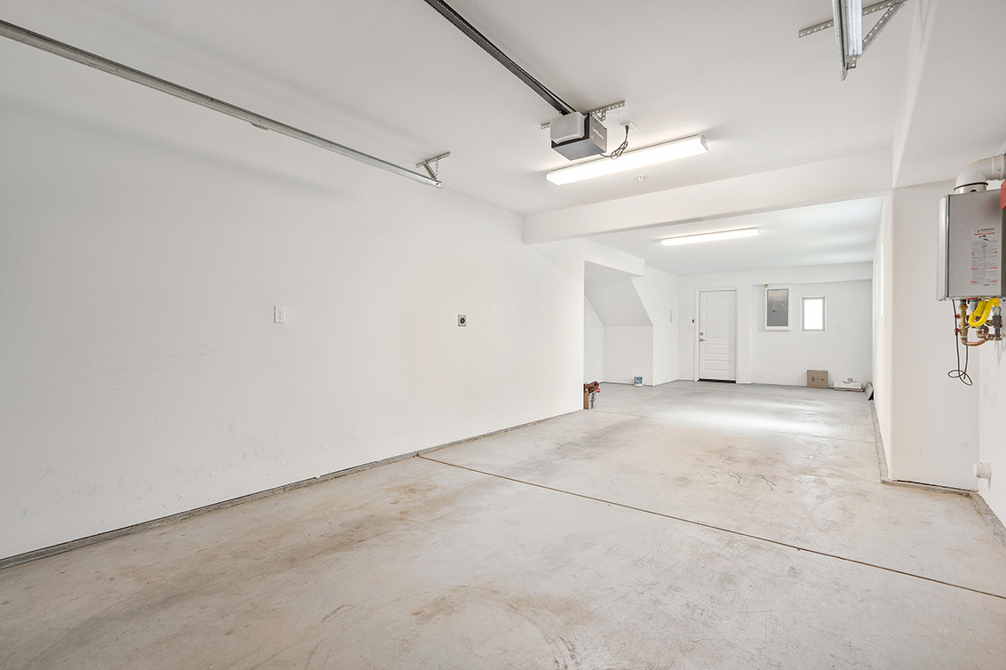 Garage (D) picture - 139 Fairchild Dr, Mountain View 94043