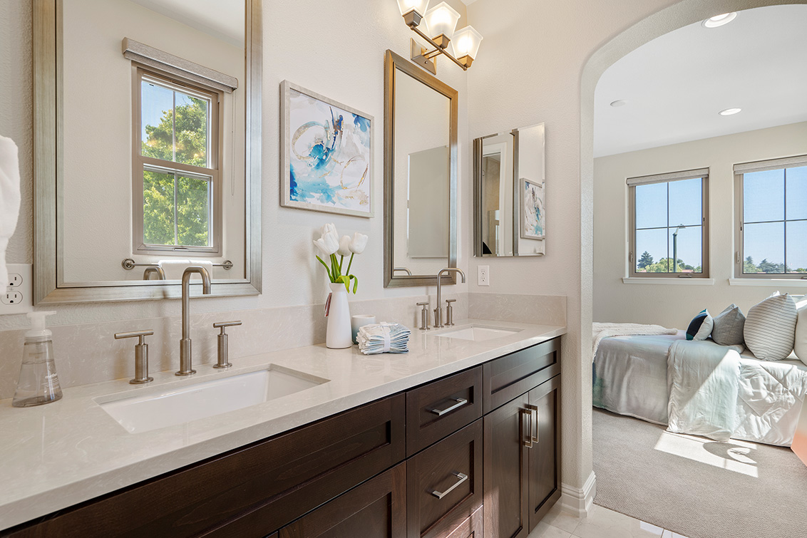 Master Bath (B) picture - 139 Fairchild Dr, Mountain View 94043