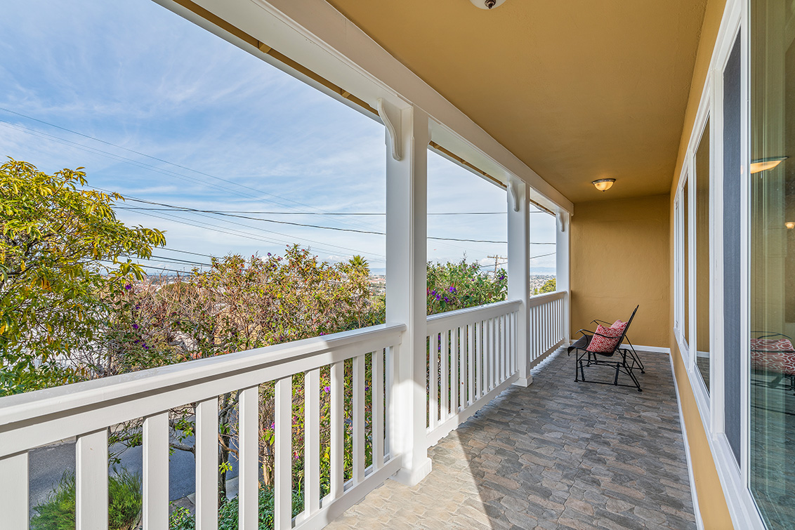 Balcony (A) picture - 4001 Hacienda St, San Mateo 94403