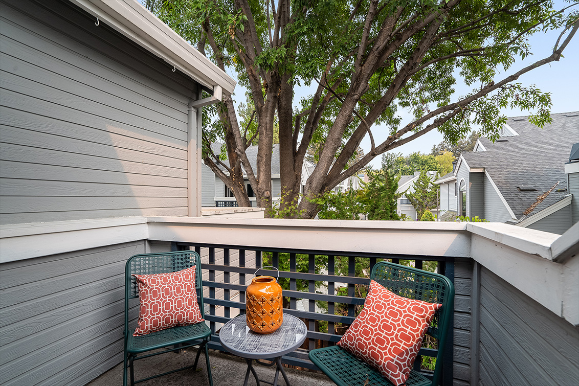 Balcony (A) picture - 452 Mountain Laurel Ct, Mountain View 94043