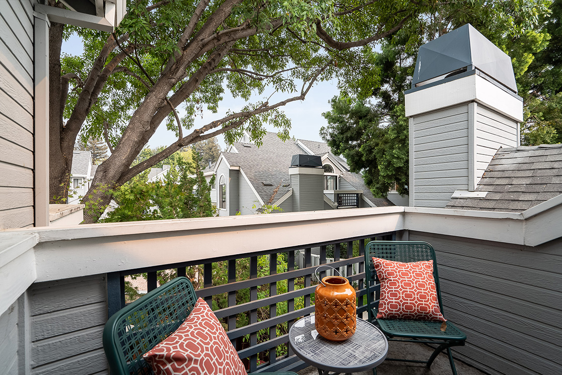 Balcony (B) picture - 452 Mountain Laurel Ct, Mountain View 94043