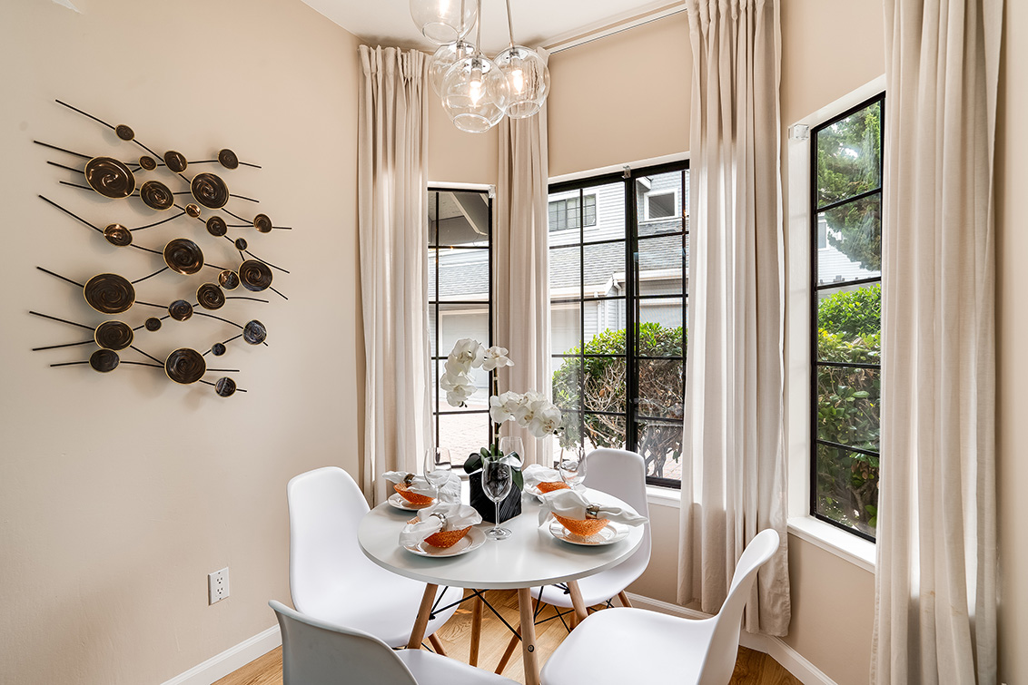 Breakfast Area (A) picture - 452 Mountain Laurel Ct, Mountain View 94043