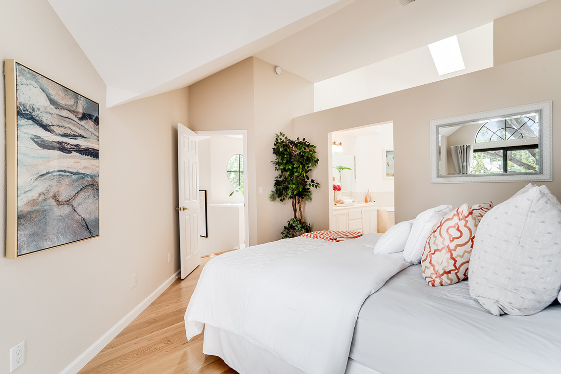 Master Bedroom (B) picture - 452 Mountain Laurel Ct, Mountain View 94043