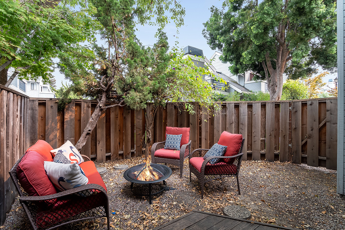 Patio (A) picture - 452 Mountain Laurel Ct, Mountain View 94043