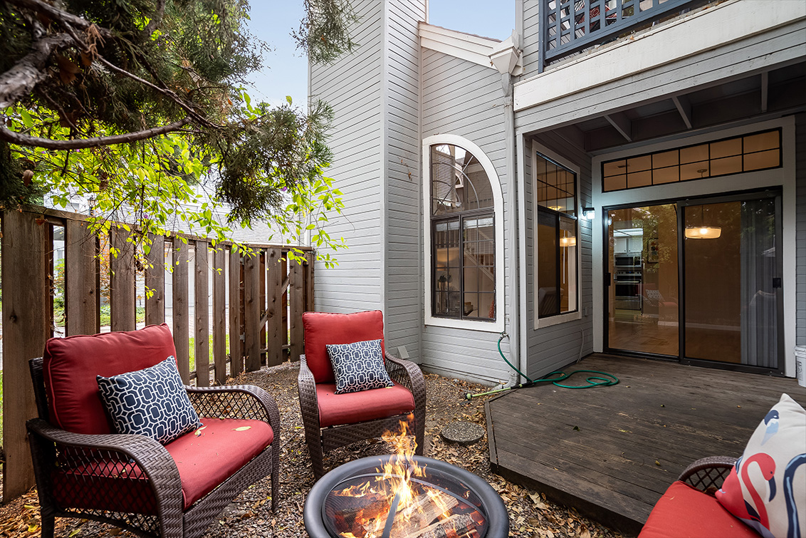 Patio (C) picture - 452 Mountain Laurel Ct, Mountain View 94043