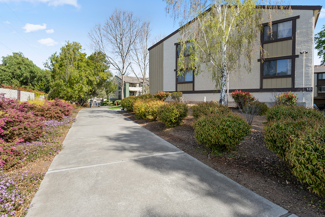 Walkway (A) picture - 765 San Antonio Rd 85, Palo Alto 94303
