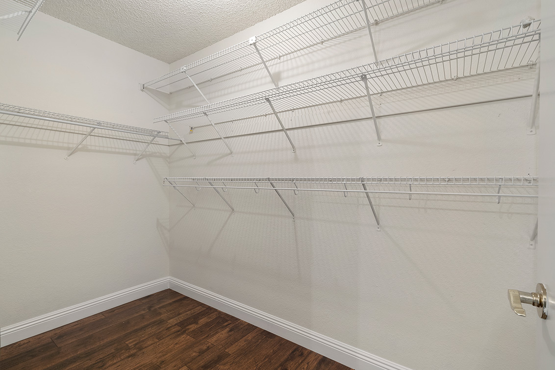 Master Closet (A) picture - 2572 Village Dr, Union City 94587