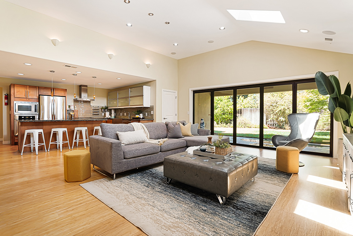 Family Room (C) picture - 907 Clara Dr, Palo Alto 94303