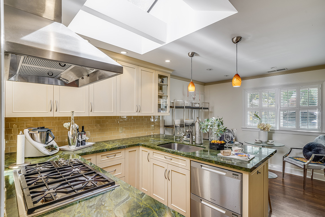 Kitchen (B) Picture - 520 Rhodes Dr, Palo Alto 94303 Kitchen (B) picture - 520 Rhodes Dr, Palo Alto 94303