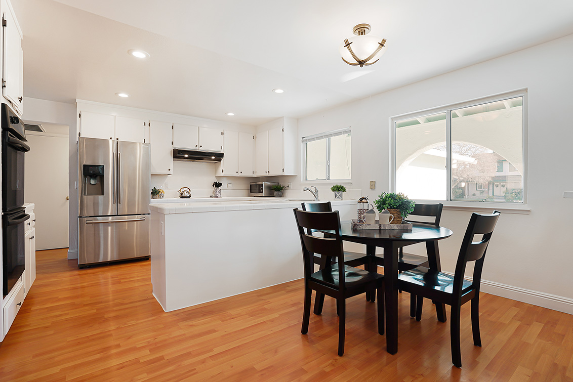 Breakfast Area (B) picture - 4397 Stone Canyon Dr, San Jose 95136