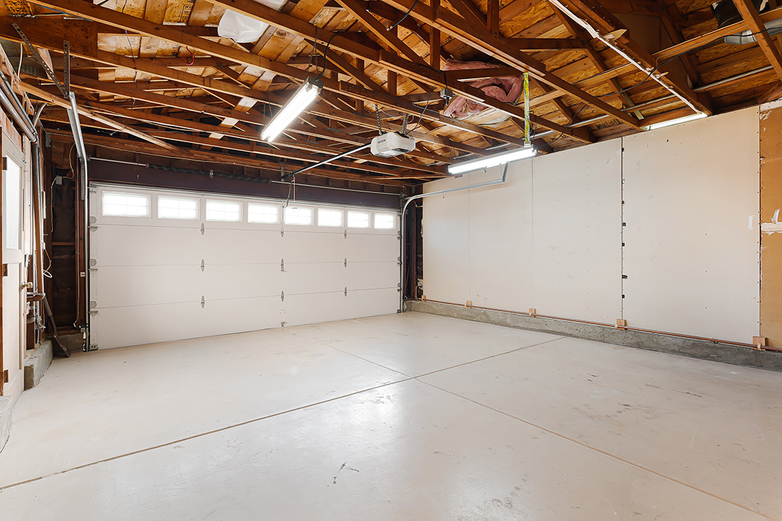 Garage (A) picture - 4397 Stone Canyon Dr, San Jose 95136