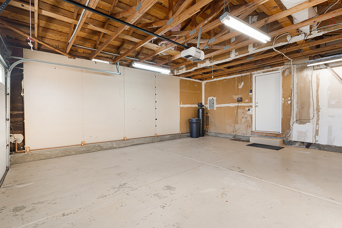 Garage (B) picture - 4397 Stone Canyon Dr, San Jose 95136