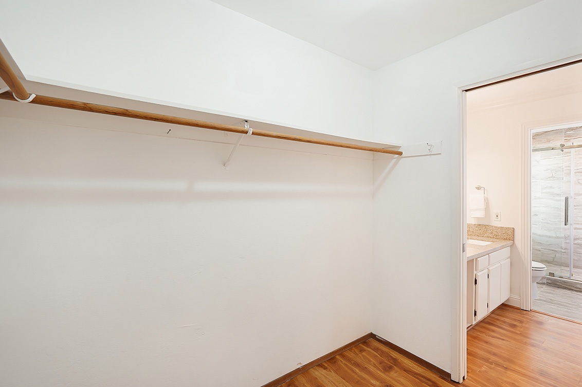 Master Closet (B) picture - 4397 Stone Canyon Dr, San Jose 95136