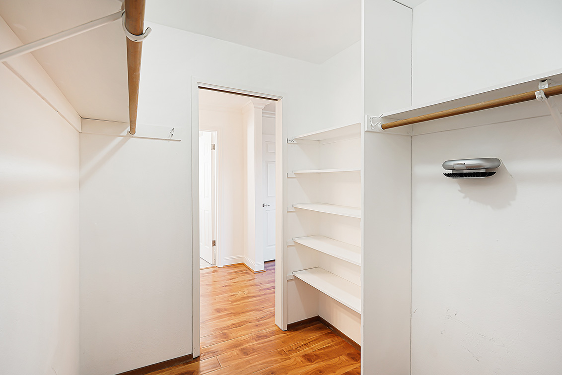 Master Closet (C) picture - 4397 Stone Canyon Dr, San Jose 95136