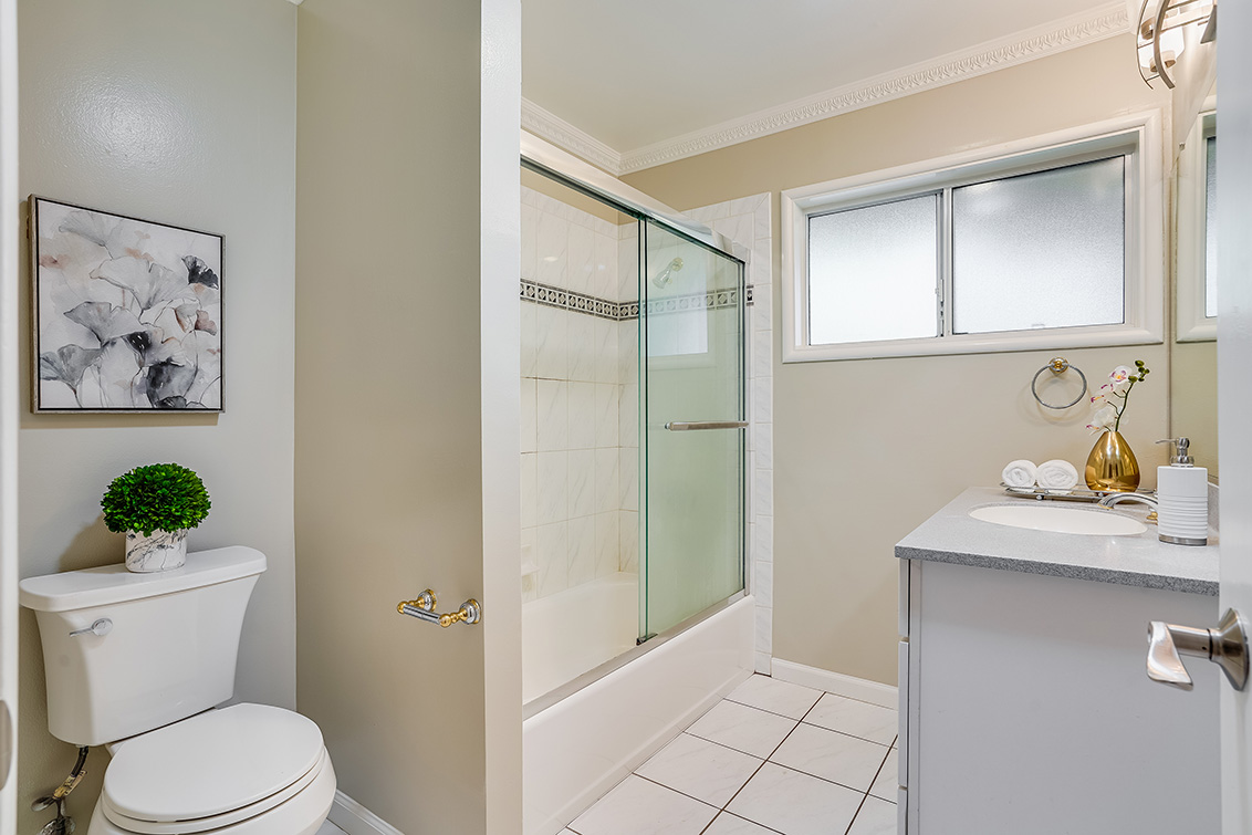 Bathroom 2 (B) Picture - 144 Walter Hays Dr, Palo Alto 94303 Bathroom 2 (B) picture - 144 Walter Hays Dr, Palo Alto 94303