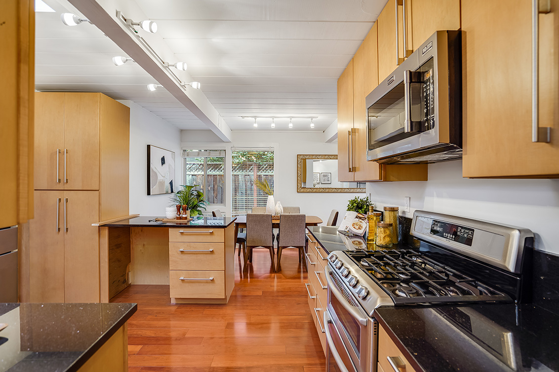 Kitchen - 642 Wildwood Ln, Palo Alto 94303
