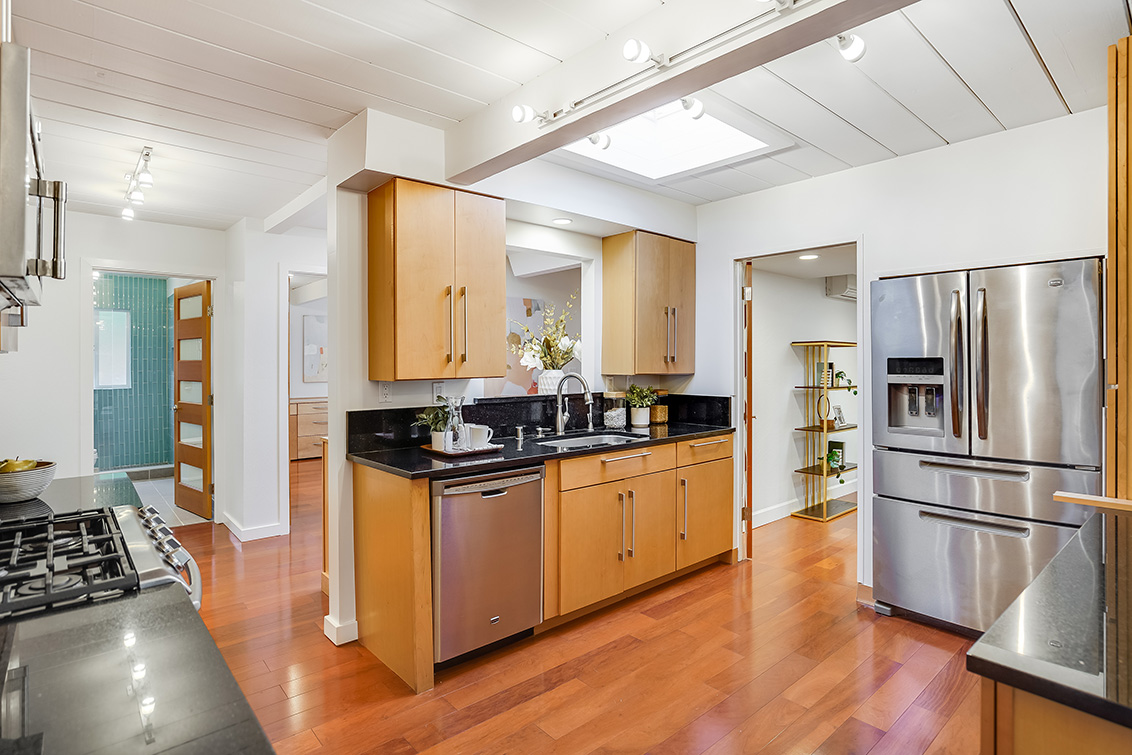 Kitchen (C) Picture - 642 Wildwood Ln, Palo Alto 94303 Kitchen (C) picture - 642 Wildwood Ln, Palo Alto 94303