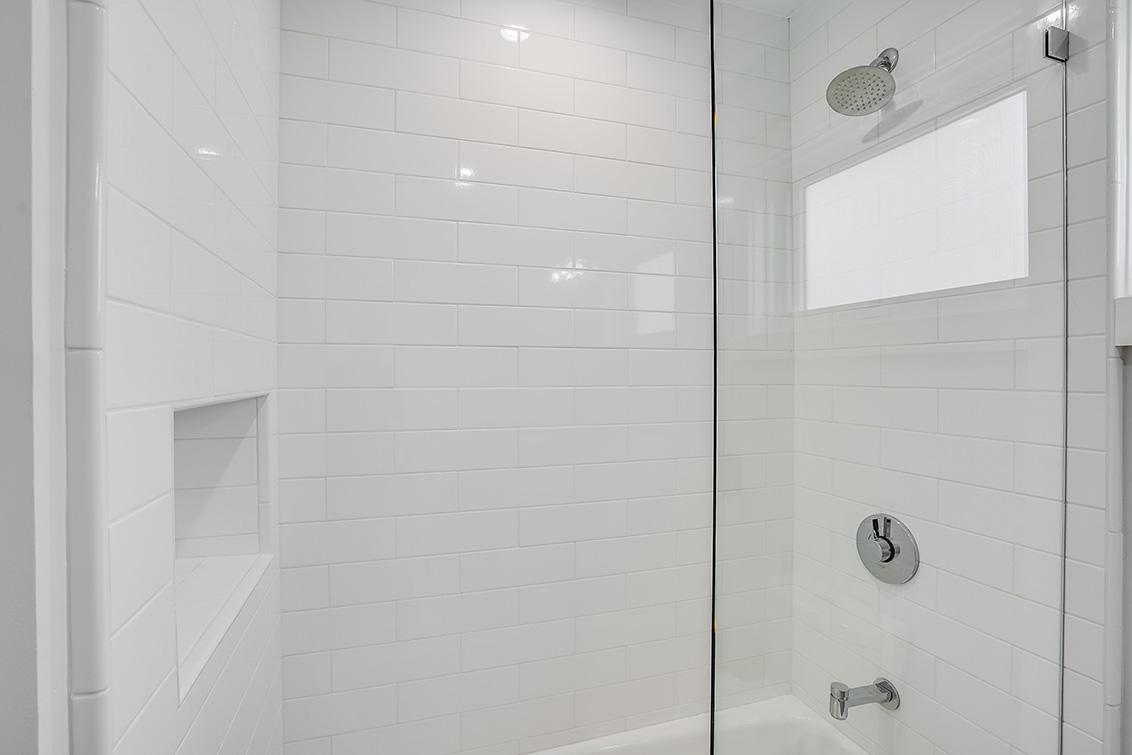 Adu Bath Tub Picture - 686 Spargur Dr, Los Altos 94022 Adu Bath Tub picture - 686 Spargur Dr, Los Altos 94022