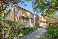 2462 W Bayshore Rd 6, Palo Alto